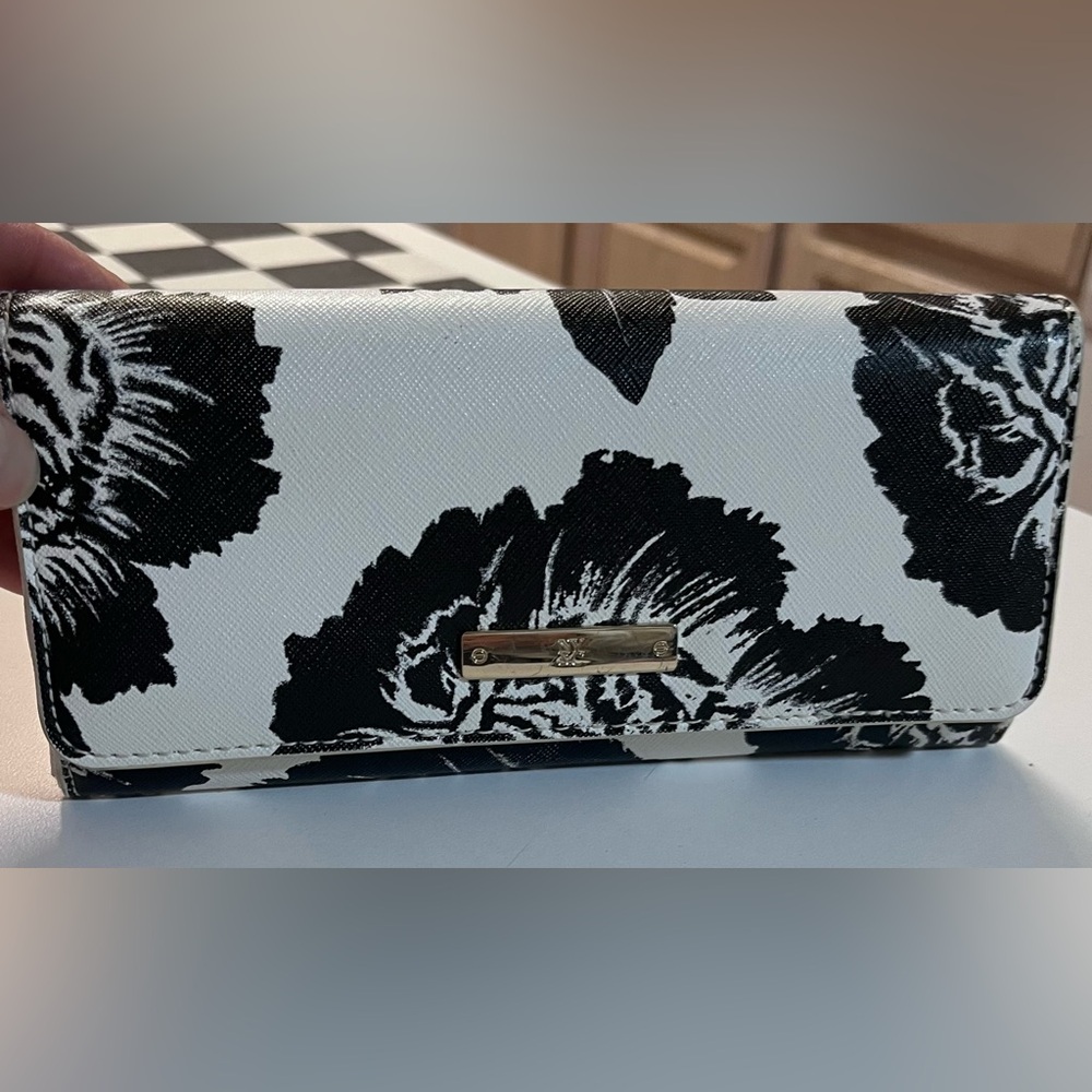 Elegant Black and White Floral Wallet